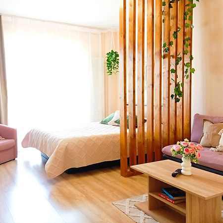 Apartament Nyx Floreşti Kültér fotó