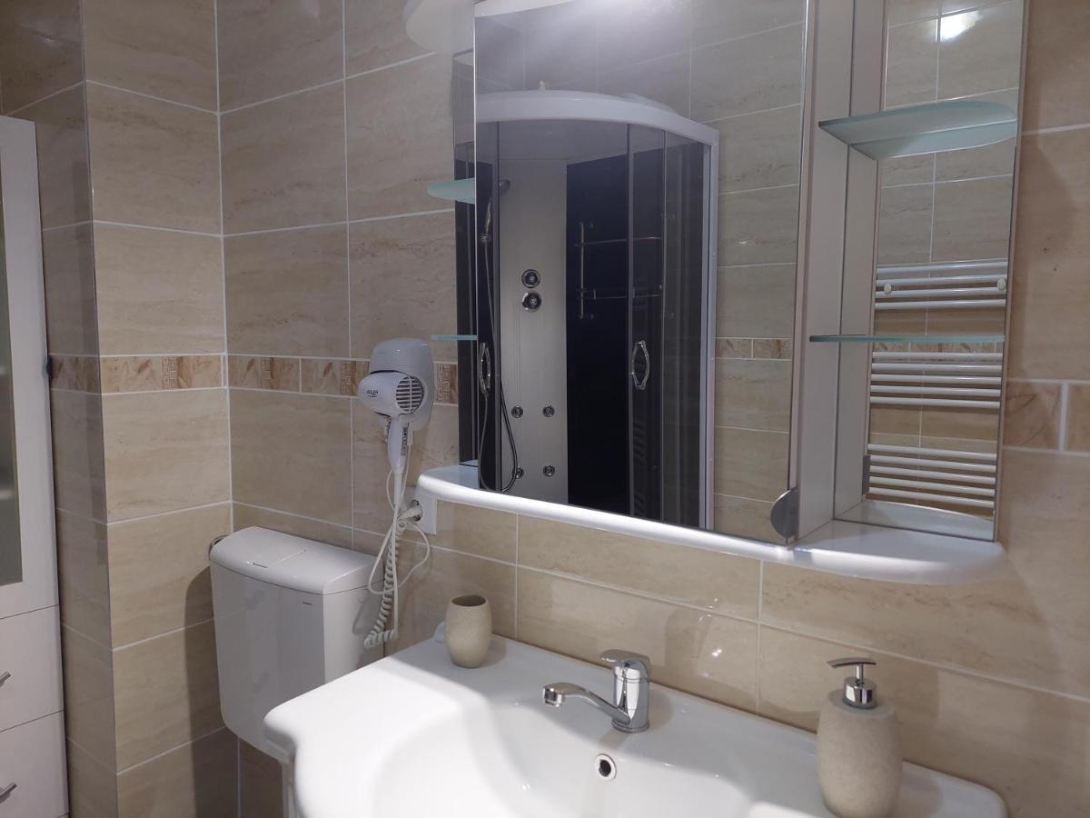 Apartament Nyx Floreşti Kültér fotó